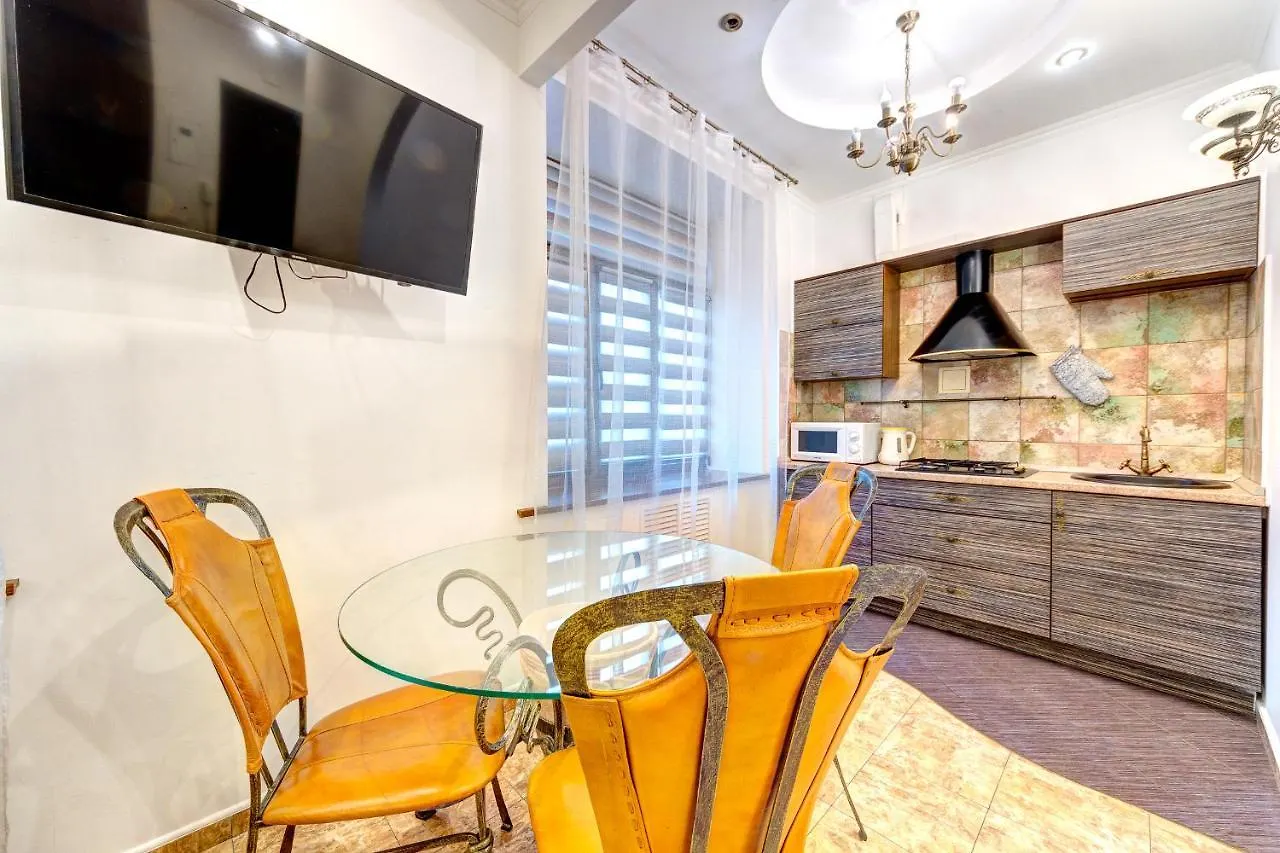 Світло! Vip Apartment In The Druzhby Narodiv Metro Station Kiev 0*,